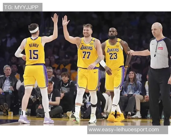 东契奇领衔本赛季40场次排行榜里夫斯紧随其后表现不俗